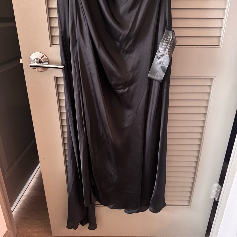 BCBGMaxAzria | Black One-Shoulder Briar Satin Maxi Gown w/ Side Slit ~ NWT US 4 - Picture 6 of 11